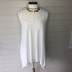 Closet Clean Out 🎉 New Cut-Out Ivory Flowy  Tank